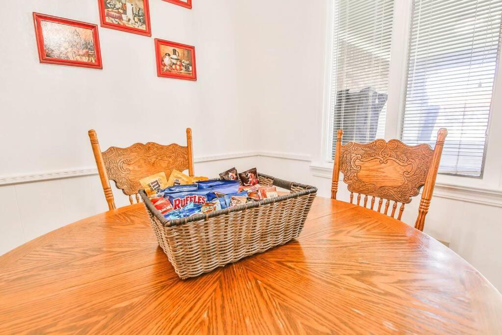Hot Tub, Privacy, Sleeps 11 & Tons Of Space! Λούμποκ Εξωτερικό φωτογραφία