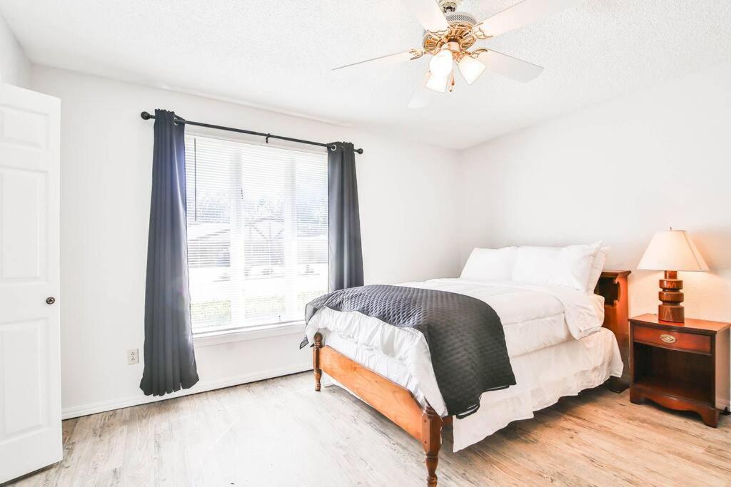 Hot Tub, Privacy, Sleeps 11 & Tons Of Space! Λούμποκ Εξωτερικό φωτογραφία