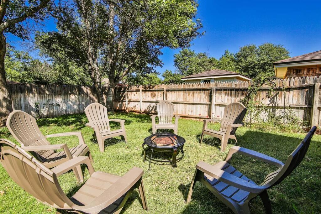 Hot Tub, Privacy, Sleeps 11 & Tons Of Space! Λούμποκ Εξωτερικό φωτογραφία