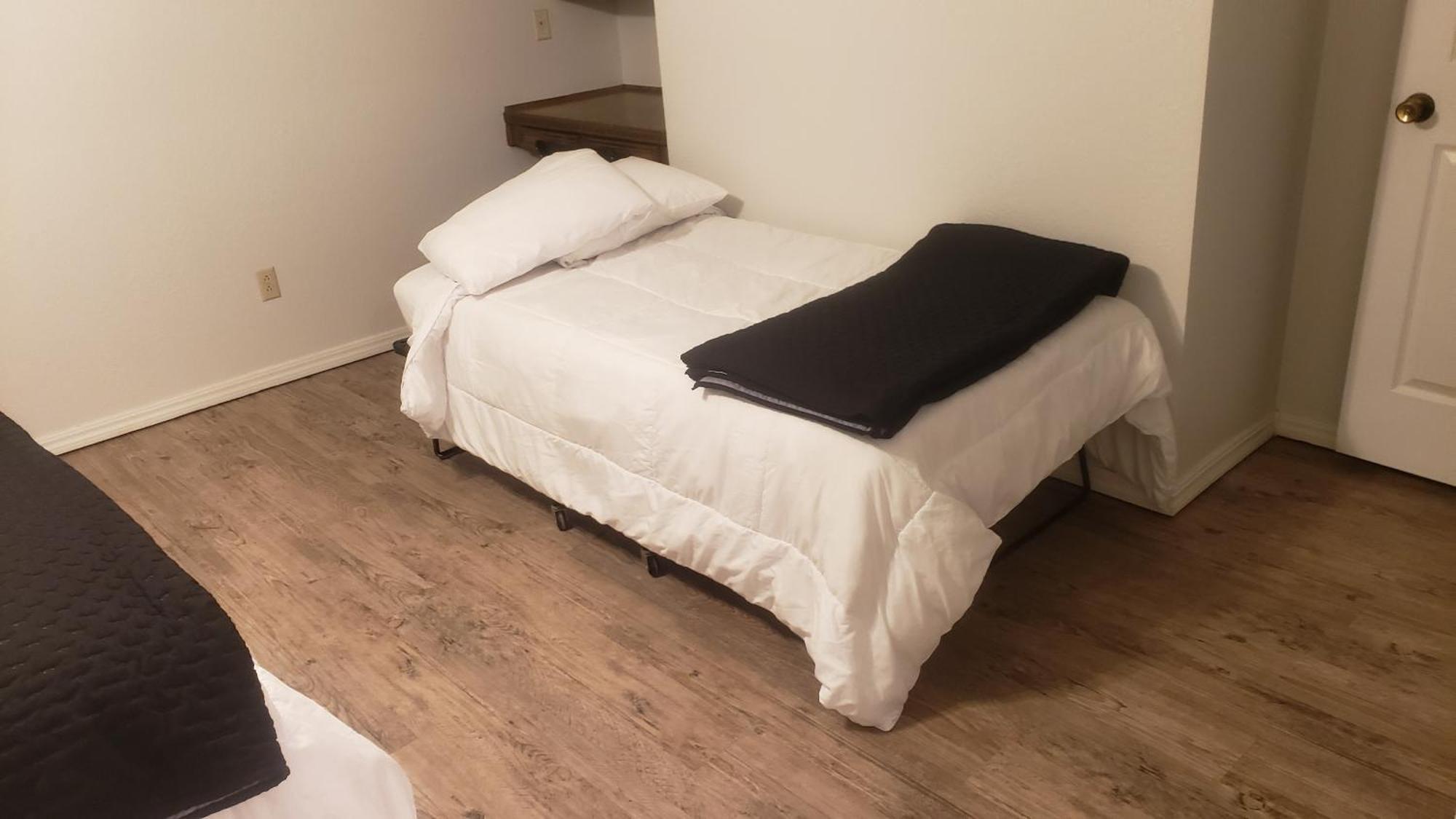 Hot Tub, Privacy, Sleeps 11 & Tons Of Space! Λούμποκ Εξωτερικό φωτογραφία